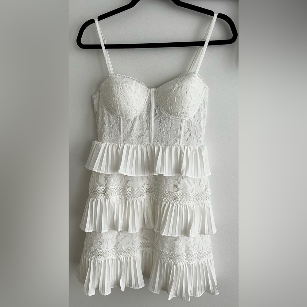 DO+BE white lace, ruffle dress